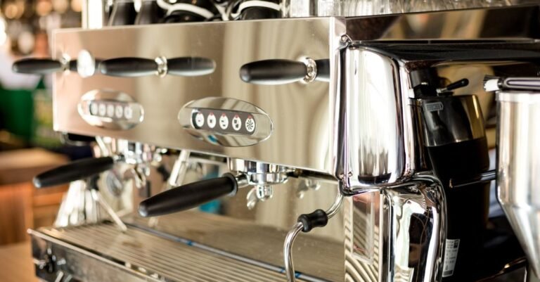 Reinigung der Bruehgruppe einer Kaffeemaschine