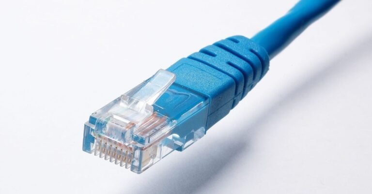 Drucker mit Anschlusskabel