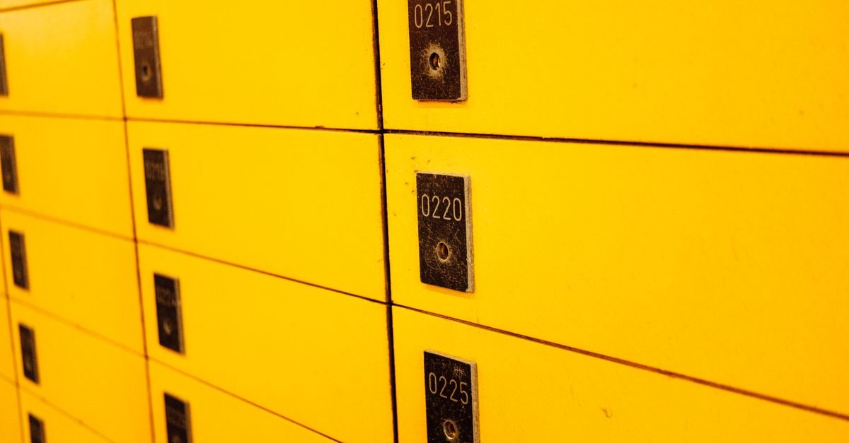 Typenschild an einem Haushaltsgeraet