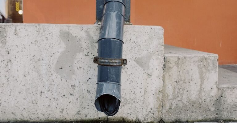 Ablaufschlauch an einer Wasserleitung