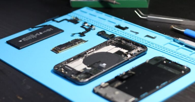 Ersatzteile für eine Smartphone-Display-Reparatur