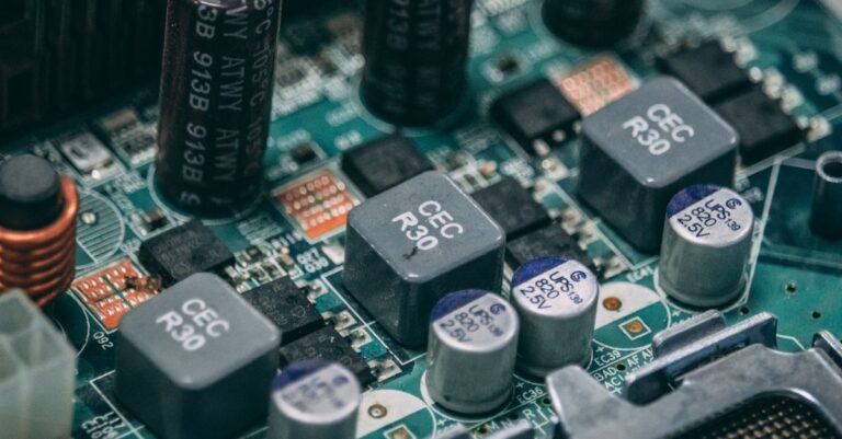 Elektronisches Bauteil auf einer Platine