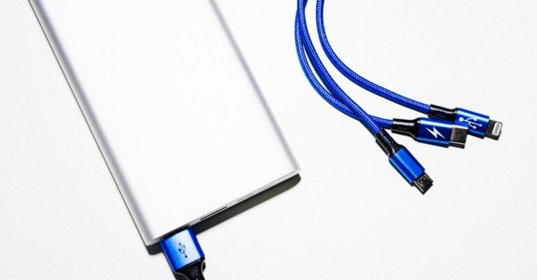 Laptop-Akku wird geladen