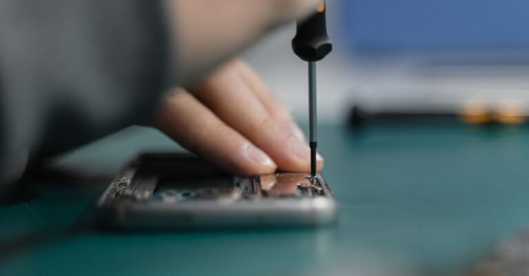 Werkzeug fuer Smartphone- und Laptop-Reparatur